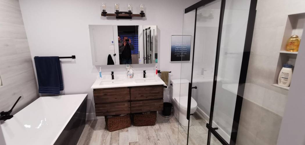 4 piece bathroom renovation Vanier
